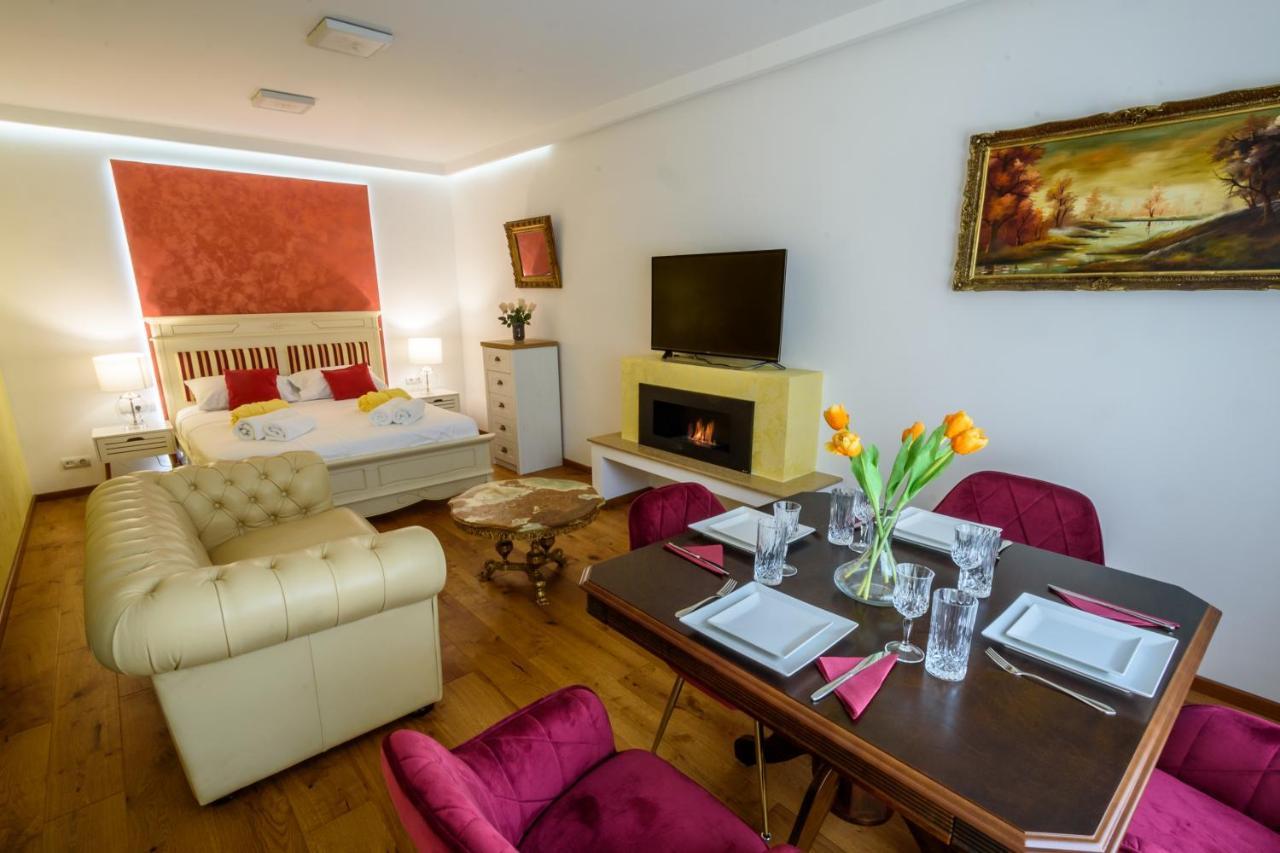 Ultracentral Luxury Apartment คลูจ-นาโปกา ภายนอก รูปภาพ