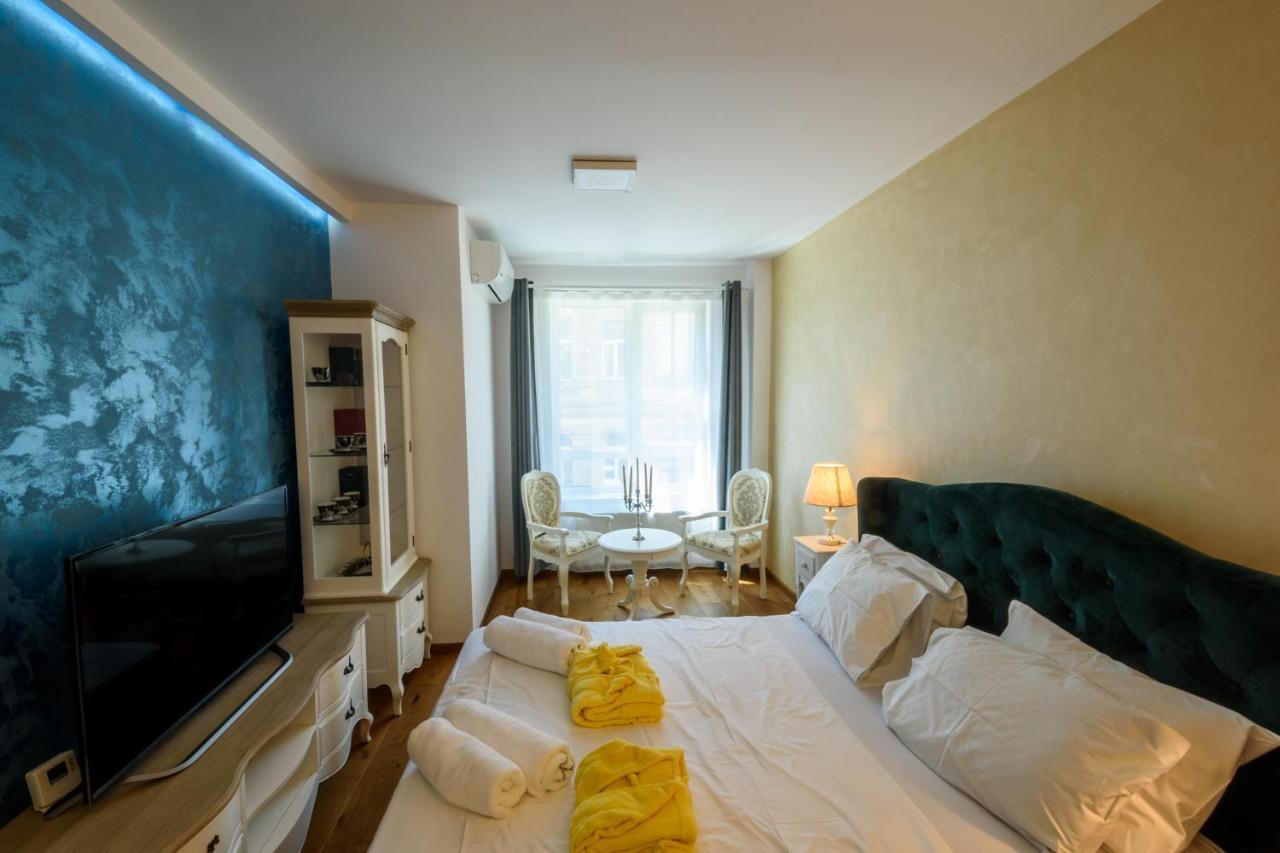 Ultracentral Luxury Apartment คลูจ-นาโปกา ภายนอก รูปภาพ