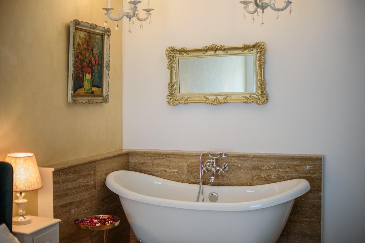 Ultracentral Luxury Apartment คลูจ-นาโปกา ภายนอก รูปภาพ