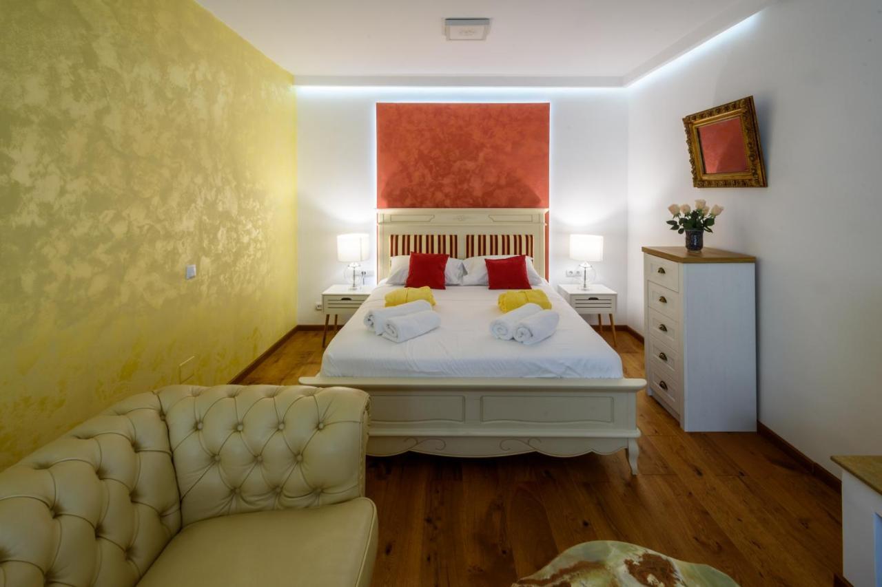 Ultracentral Luxury Apartment คลูจ-นาโปกา ภายนอก รูปภาพ