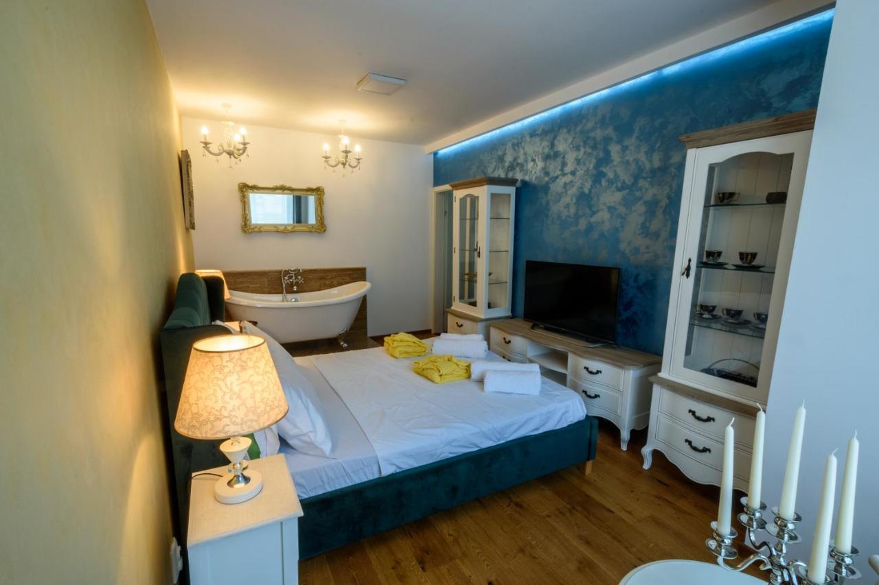Ultracentral Luxury Apartment คลูจ-นาโปกา ภายนอก รูปภาพ