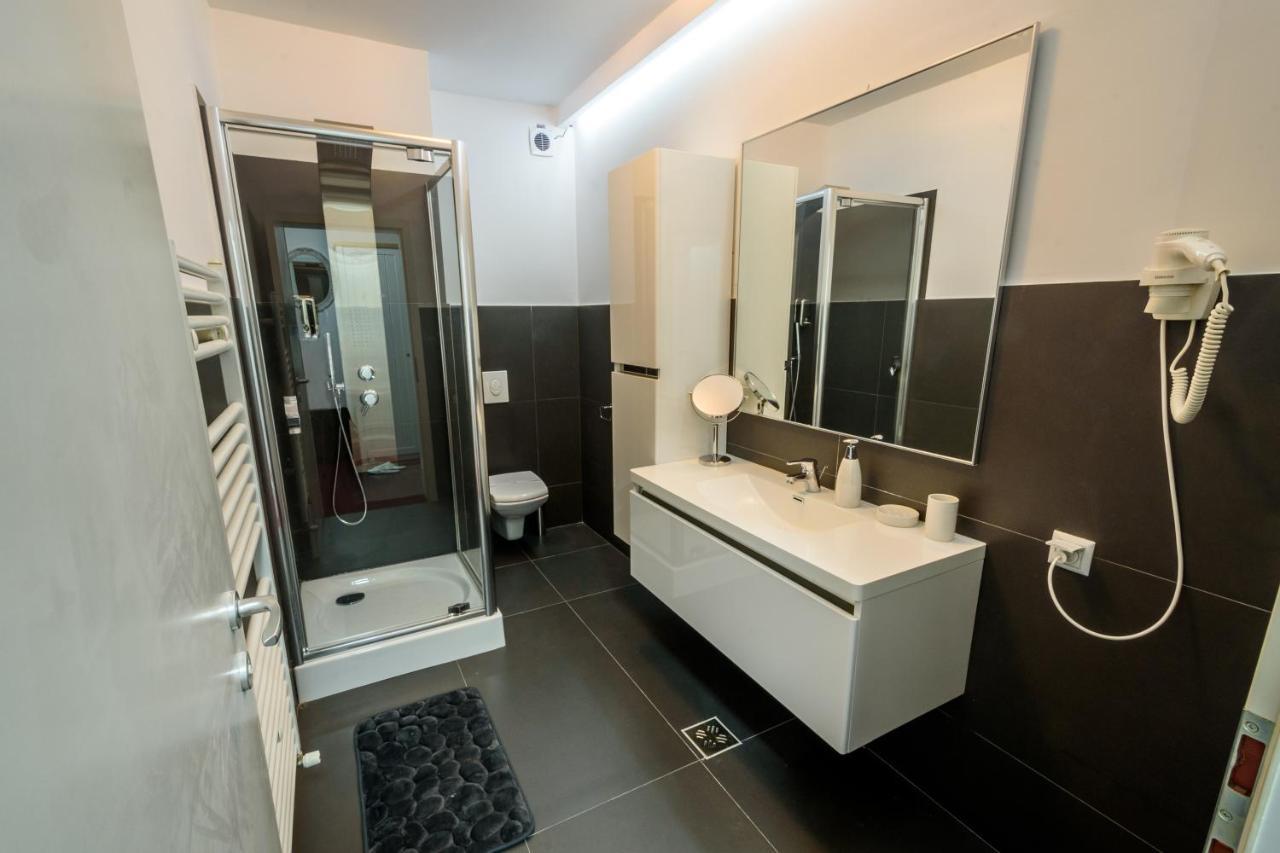 Ultracentral Luxury Apartment คลูจ-นาโปกา ภายนอก รูปภาพ