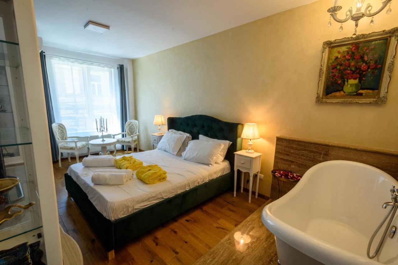 Ultracentral Luxury Apartment คลูจ-นาโปกา ภายนอก รูปภาพ